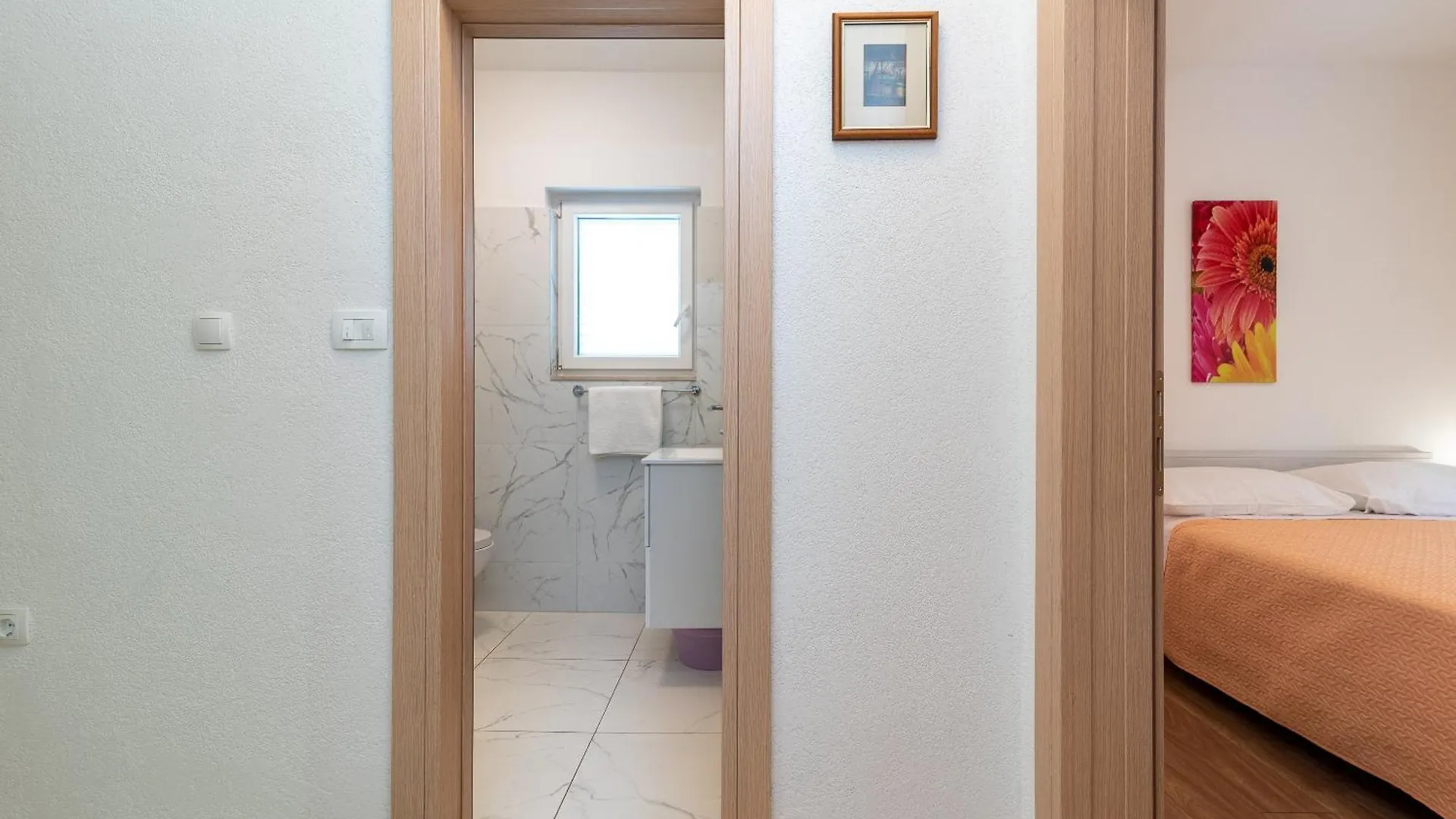 Apartments Brico - Heated Pool 트로기르